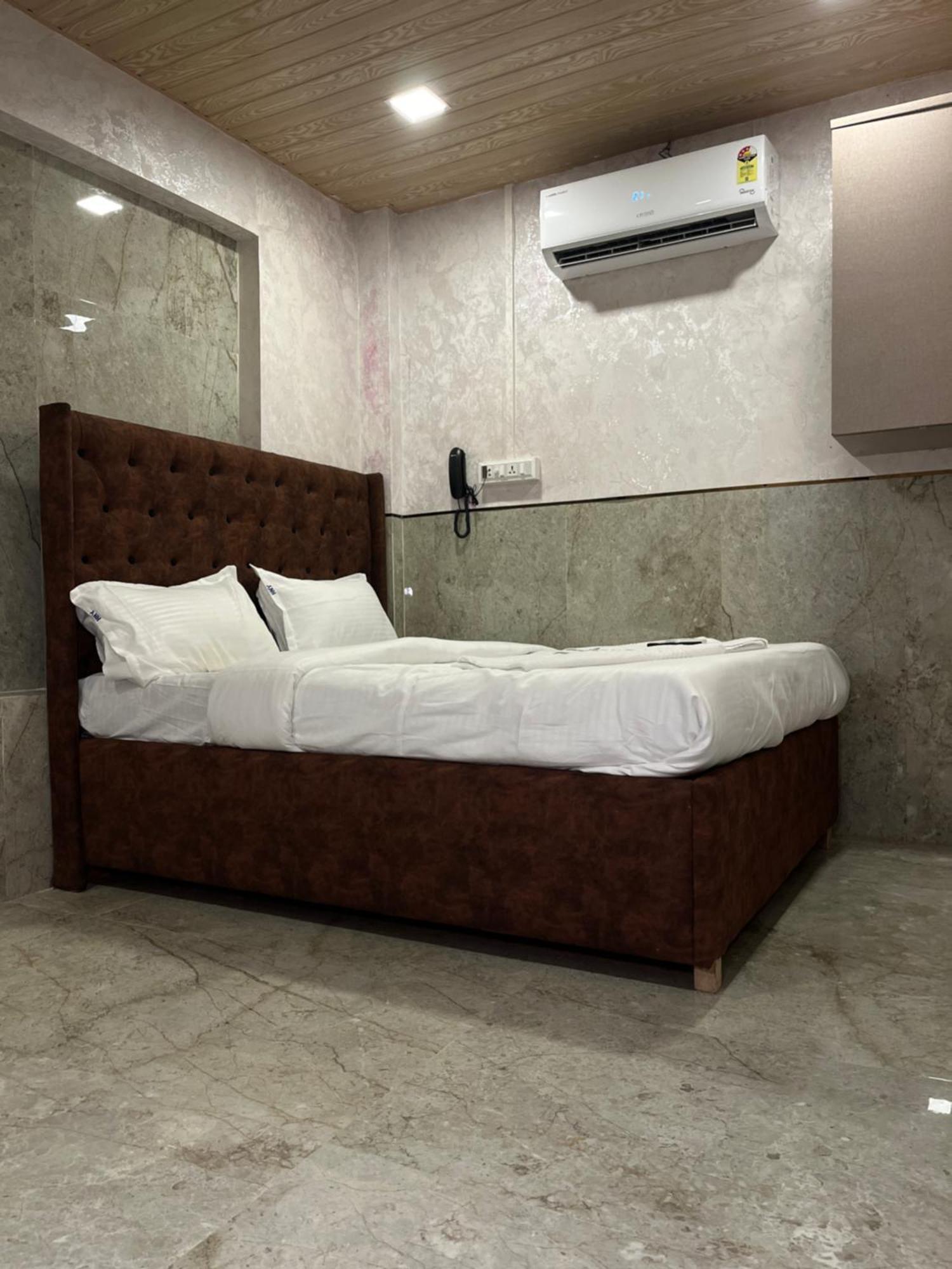 Hotel Newyork By Stayzy Rooms Bombay Habitación foto